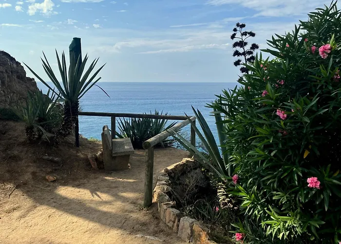 Les Terrasses De Cala Llevado